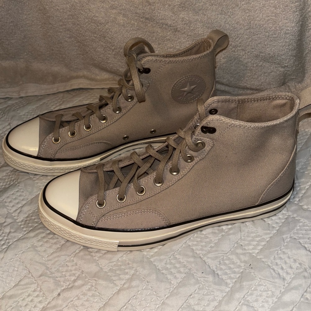 Converse Men's Chuck Taylor High-Top Sneakers - Light Gray Size 11.